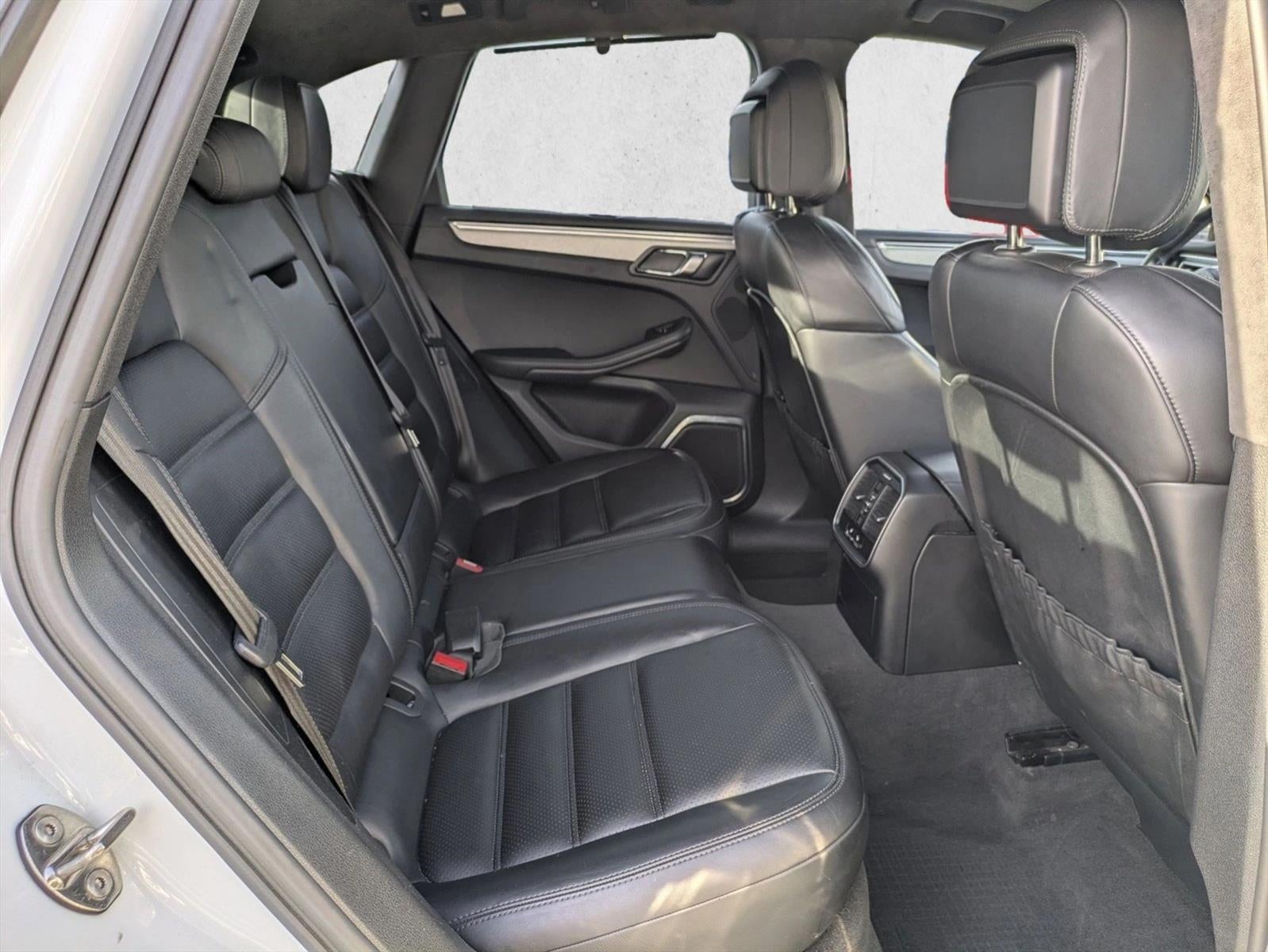 2016 Porsche Macan AWD 4dr Turbo