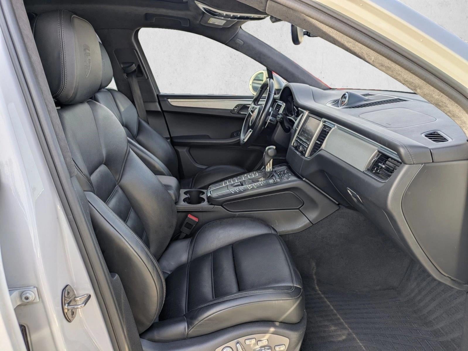 2016 Porsche Macan AWD 4dr Turbo