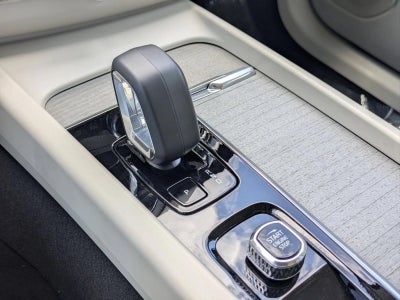 2025 Volvo XC60 B5 AWD Plus