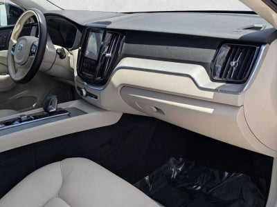 2025 Volvo XC60 B5 AWD Plus