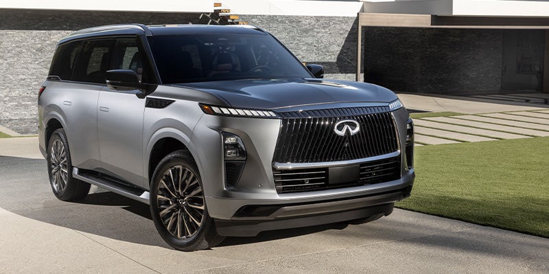2025 INFINITI QX80 front view img