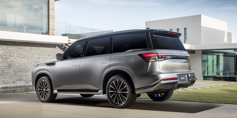 2025 INFINITI QX80 backside view img