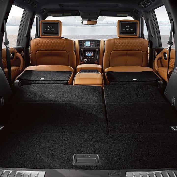Infiniti QX80 feature - fold down seats 
